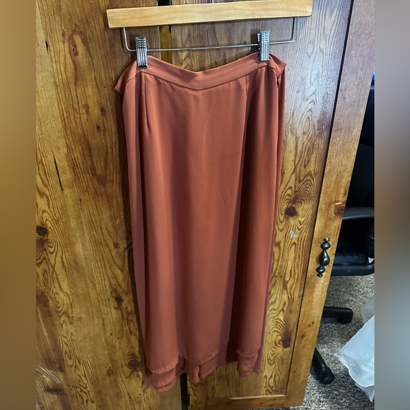 Noir skirt - Picture 1 of 6